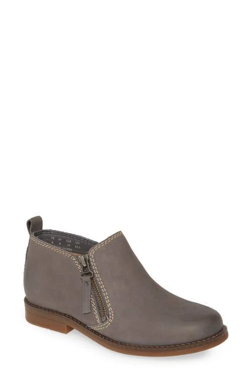 Hush Puppies &Mazin Cayto& Bootie - Size 10 in Smoke Nubuck Leather at Nordstrom
