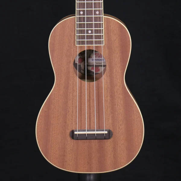 Fender U&Uku Soprano Ukulele, Mahogany Top Satin Body Finish