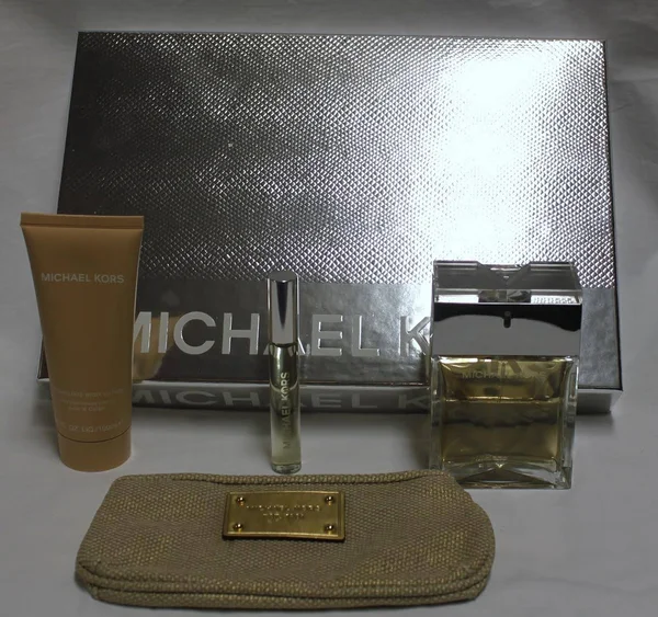 Michael Kors Gorgeous 4-Piece Holiday Gift Set