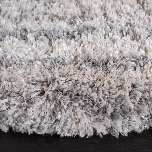 Safavieh Iceland Issie Abstract Shag Area Rug - Dark Grey/Ivory, 5&3 inch x 7&6 inch