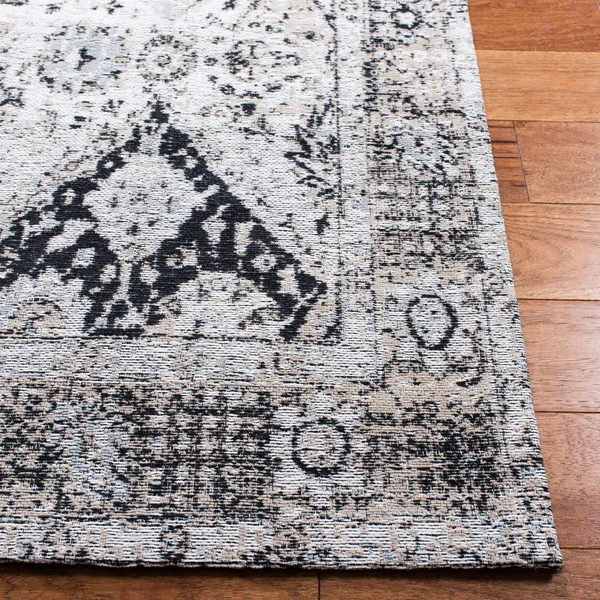Safavieh Classic Vintage CLV871A 8' x 10' Ivory and Silver Area Rug