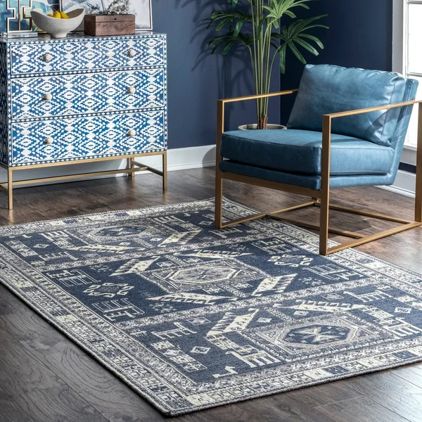 nuLOOM Transitional Aztec Sahiry Area Rug - Size: 4& x 6&