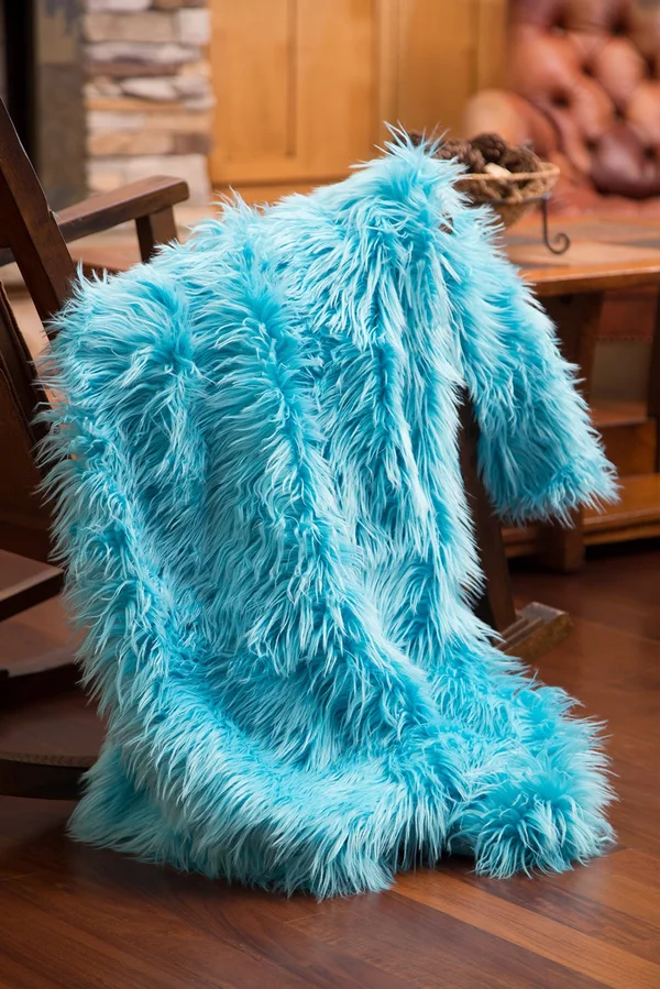 North End D閏or Faux Fur Throw Blanket - Mongolian Long Hair Turquoise