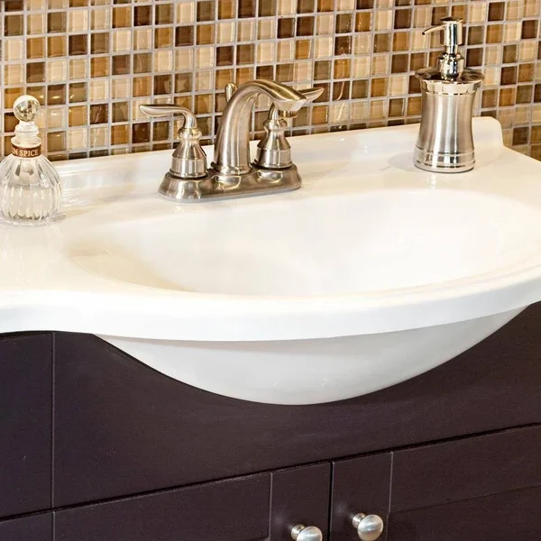 Del Mar 31 in. W x 36 in. H x 19 in. D Bathroom Vanity in Espresso with Cultured