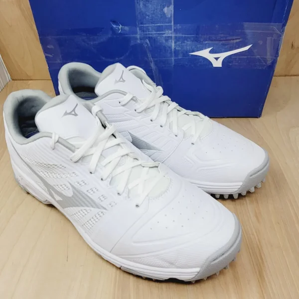 Mizuno - Ambition Men's All Surface Low Turf Shoe - White, Size 11