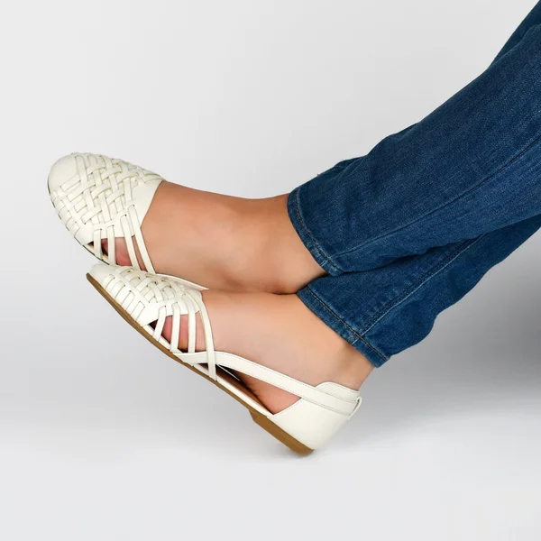 Journee Collection Women's Ekko Flat - White