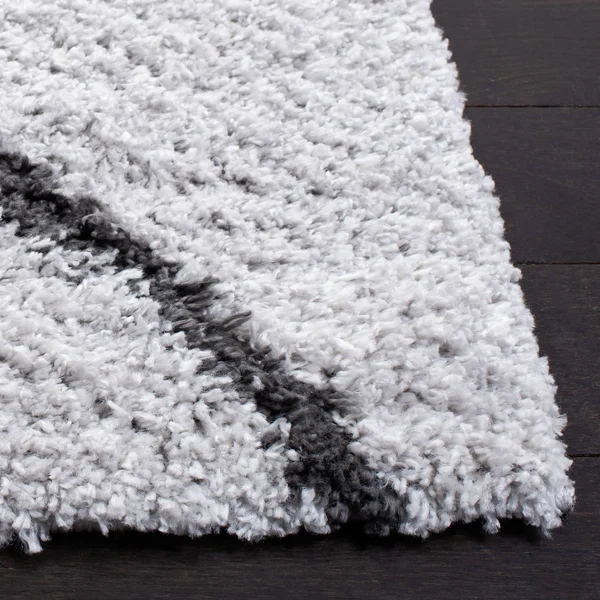 Safavieh Clearance August Shag AUG572F Ivory Rug - 6&7x22x6&7x22 - Square