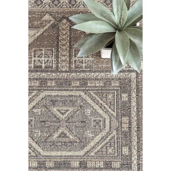 nuLOOM Transitional Aztec Sahiry Area Rug - Size: 4& x 6&