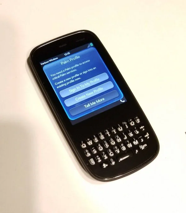 Palm Pixi Plus - 8 GB - Black - Unlocked - GSM, 4.37" x 2.17" x 0.43"