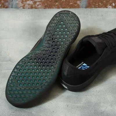 Vans Ave (Black/Black) Women's 7