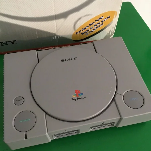 Sony PlayStation SCPH-5501 PS1 + Box Instructions Dualshock 2 Cords & Game Works