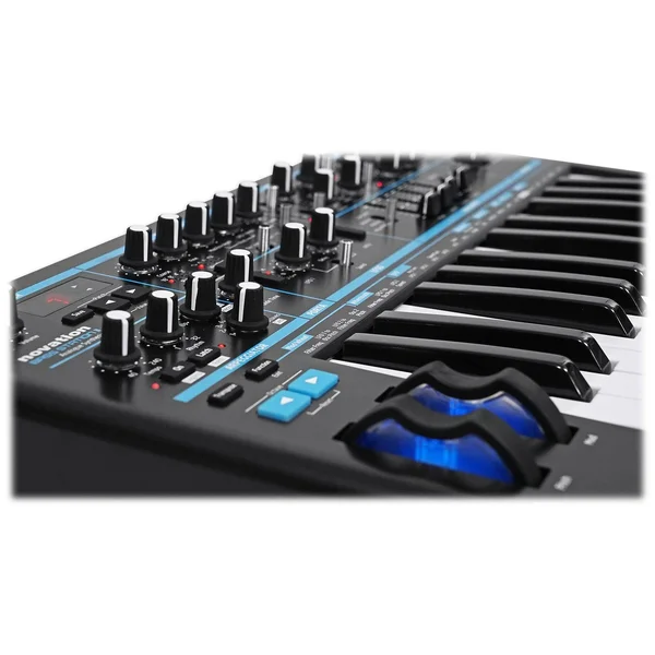 Novation Bass Station II 25-Key Analog Synthesizer