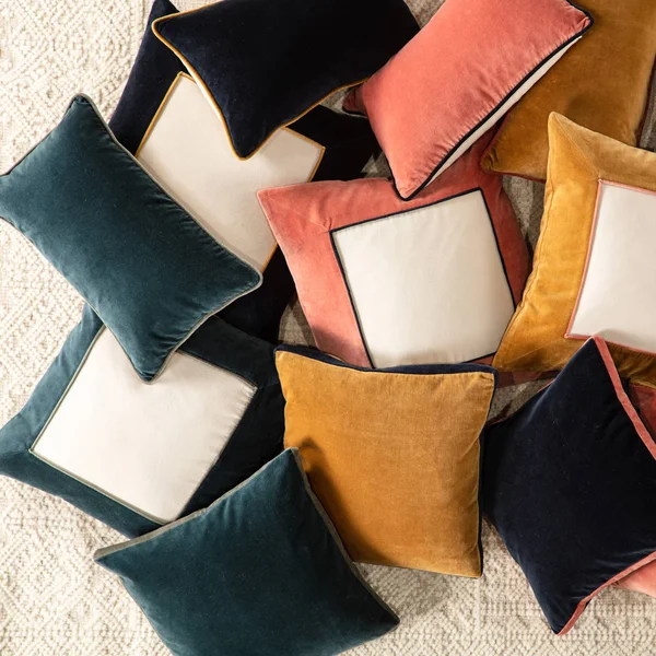 Jaipur Living Lyla Emerson Teal Pillow, Teal, 13x22 x 21x22, Polyester