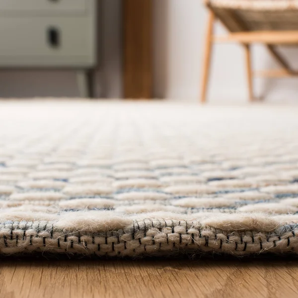 Safavieh Handmade Marbella Aase Wool Rug - 2&3x22 x 8& Runner - White/Navy