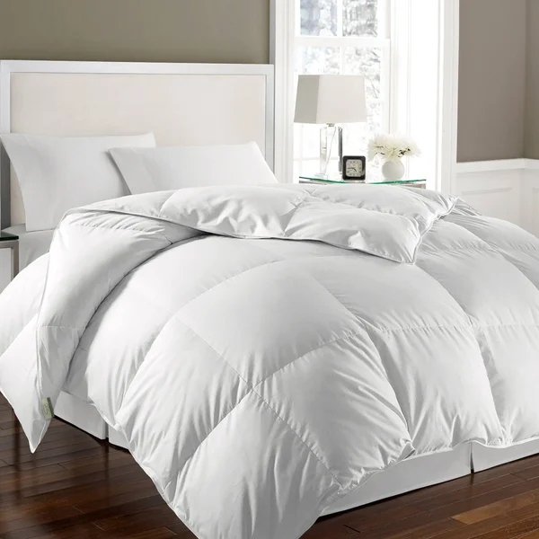 Kathy Ireland White Goose Feather and Goose Down Full/Queen Comforter