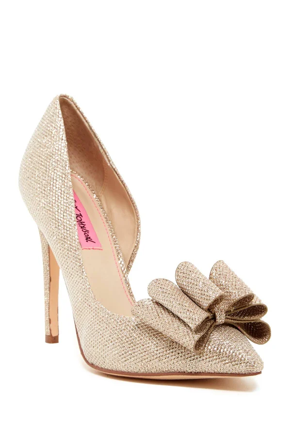 Official Betsey Johnson Prince Gold Pumps (5.5)