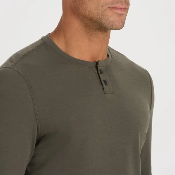 Vuori Men's Ever Henley