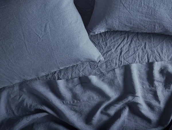 Coyuchi, Organic Relaxed Linen Fitted Sheet Cal King Harbor Blue