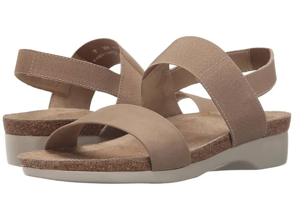 Munro Women's Pisces, Taupe Nubuck Size: 7.5 W