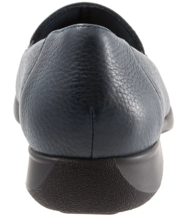 Trotters Women's Jenn - Navy Size: 6.5 M
