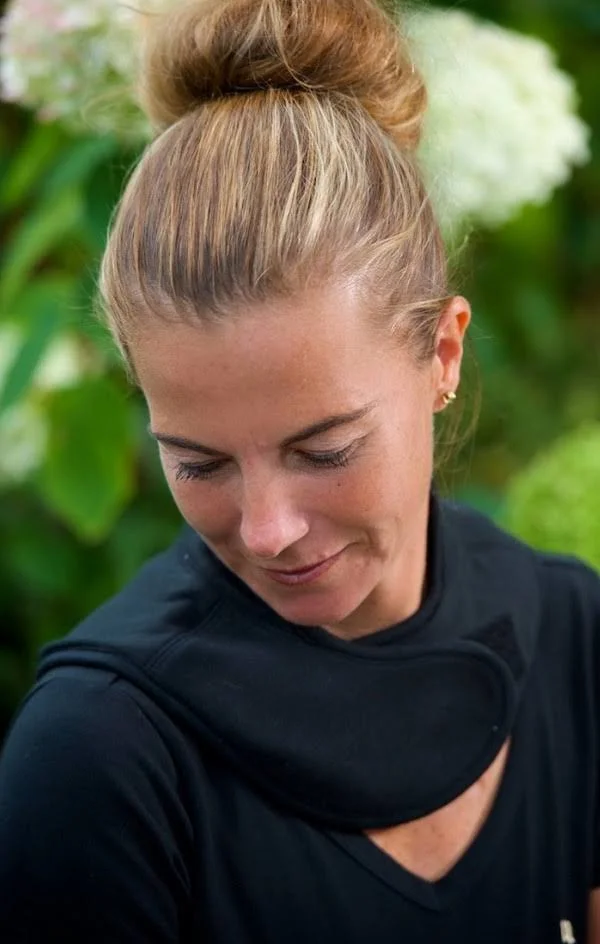Back on Track Neck Therapy Brace with Hook & Loop Closure, Unisex, S, Black