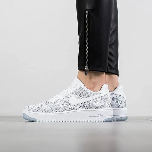 Nike Women's Af1 Flyknit Low Casual Shoe, White