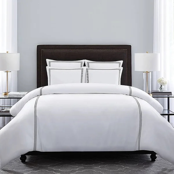 Wamsutta Hotel Triple Baratta Stitch Full/Queen Duvet Set in White/Charcoal