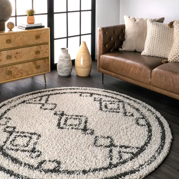 nuLOOM Mackie Moroccan Diamond Shag Off-White 6 ft. Round Rug, Beige