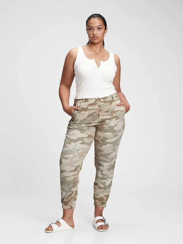 Gap Women's Girlfriend Utility Joggers with Washwell Green & Grey Camo Petite Size 2