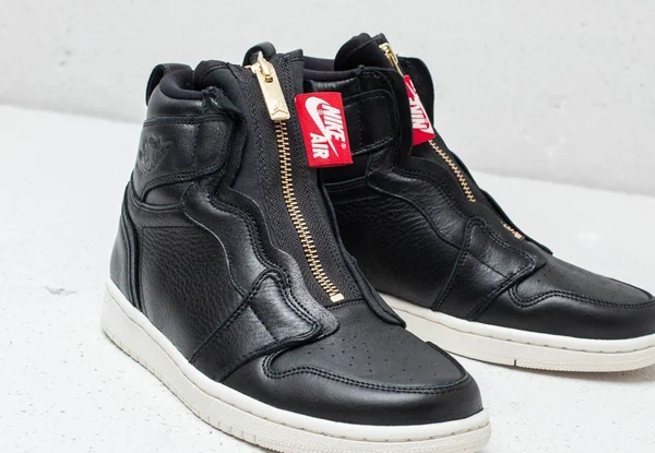 Air Jordan 1 High Zip Women's Shoe Size 8.5 (Black)