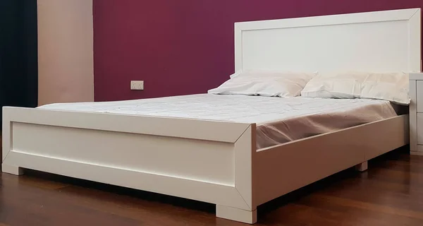 Camden Isle Oxford Bed, Queen, White