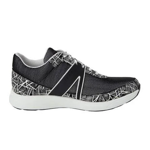 Traq by Alegria Women's Qarma Shoe on Point White 37