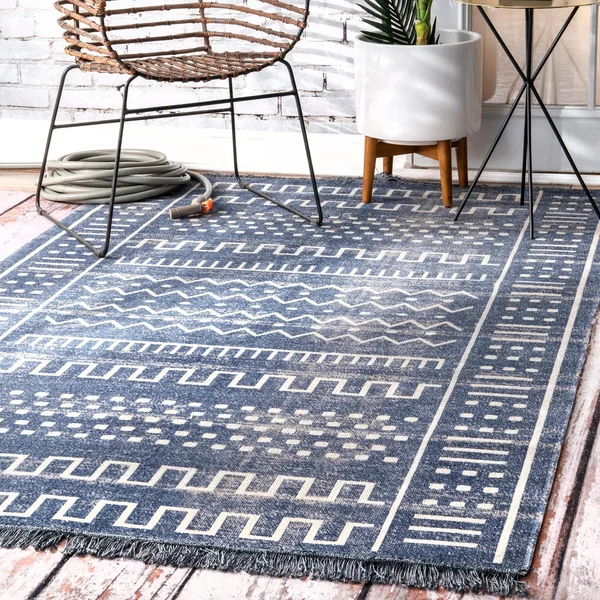 nuLOOM Transitional Native Tribal Indoor/ Outdoor Tassels Area Rug (5& x 8& - Beige)