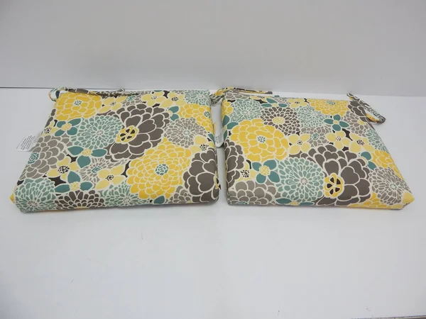 Pillow Perfect Outdoor Full Bloom Squared Corners Seat CUSHION, Set of 2