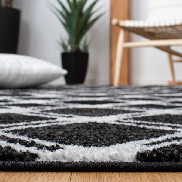 4& x 6& Rectangular Area Rug - Black, Safavieh