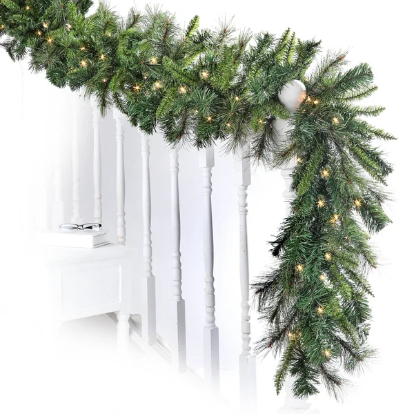Pre-Lit Belgium Mix Garland 9& X18