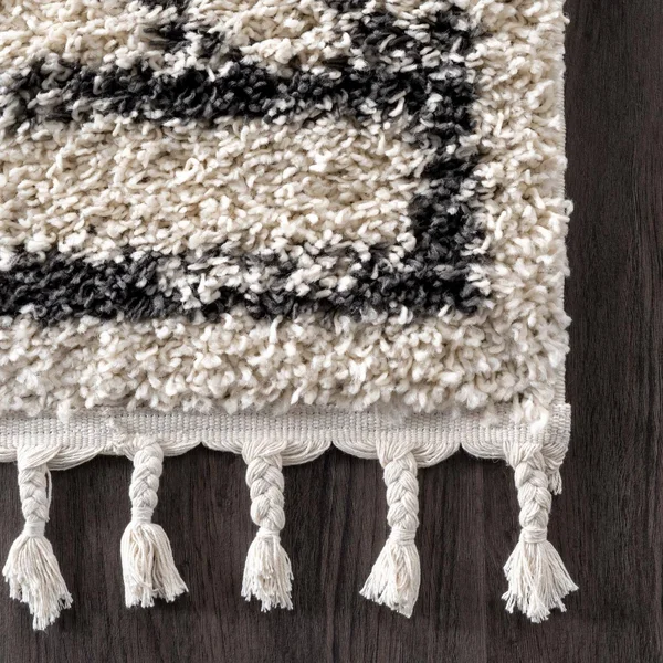 nuLOOM Mackie Moroccan Diamond Shag Off-White 6 ft. Round Rug, Beige