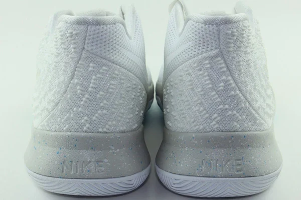Nike Kyrie 3 GS &Ivory& Youth Sneakers - Size 5.0