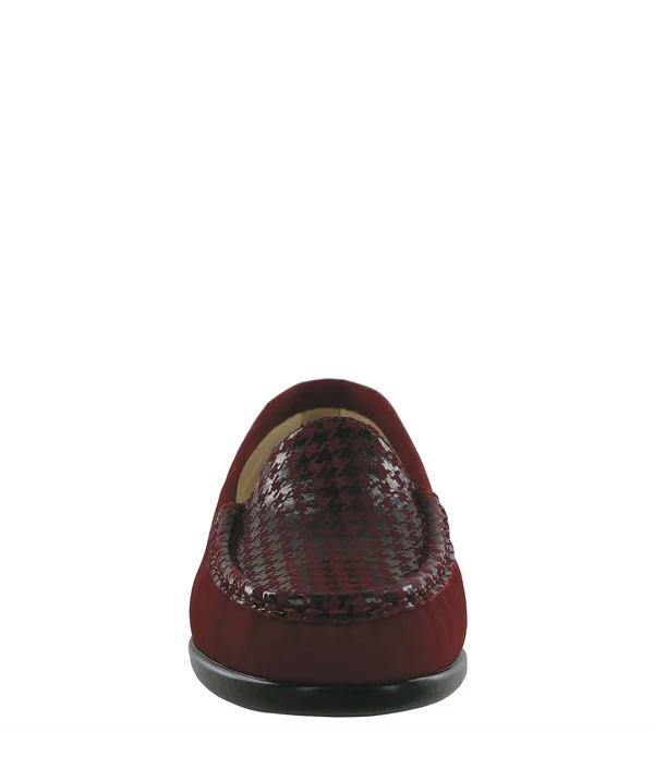 SAS Women's Simplify Red Tetris 7.5 Narrow