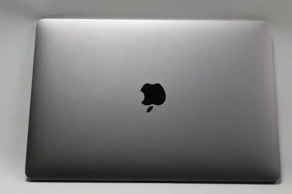 13.3x22 Mid 2017, MacBook Pro, MPXW2LL/A, i5-7267U @ 3.10GHz, 8gb, 512gb SSD Computer Overhauls