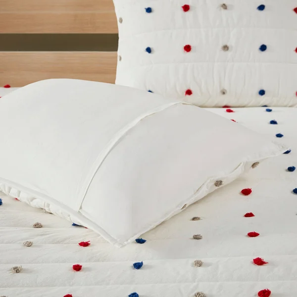 Urban Habitat Kids Callie Cotton Jacquard Pom Pom Coverlet Set - Full/Queen UHK13-0151