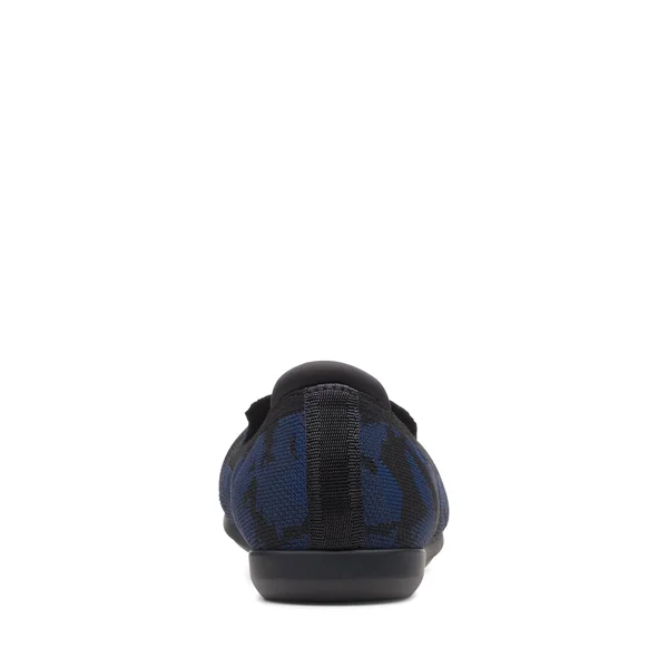 Women's Clarks Carly Dream Navy Camo Navy Camo - 7.5, M