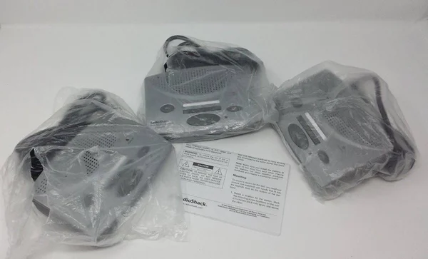 RadioShack FM Wireless 3 Channel Intercom System, Set of 3, 43-3105