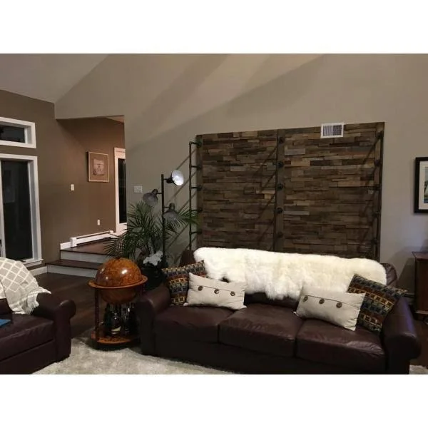 The Vintage Wood Floor Company 1 in. x 39.5 in. x 11.5 in. Reclaimed Natural American Barn Wood Wall PANEL - Brown