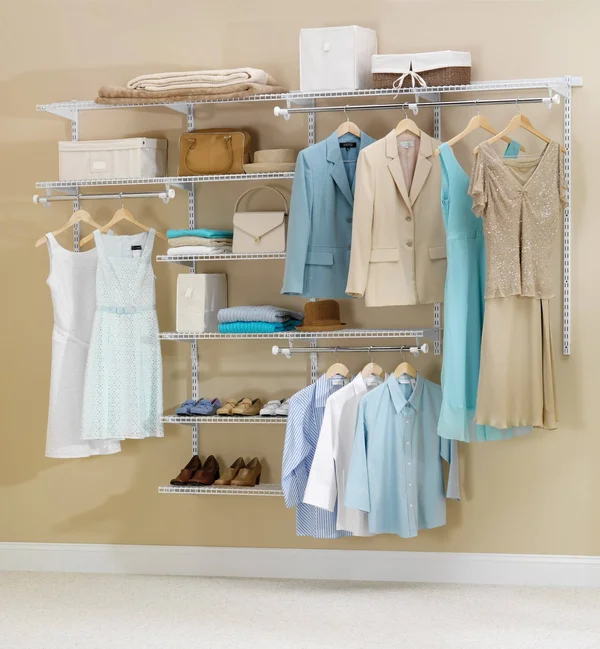 Rubbermaid 4-8 ft. Deluxe Configurations Closet Kit - White