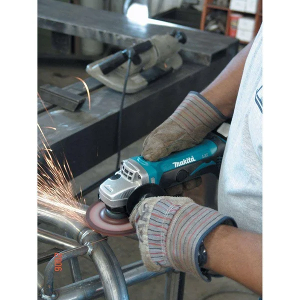 Makita Xag01z 18V LXT Lithium-Ion Cordless 4-1/2x22 Cut-Off/Angle Grinder - Tool Only