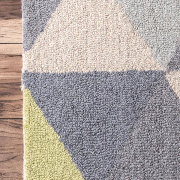 nuLOOM Handmade Dimentional Triangles Wool Green Rug (6& x 9&)