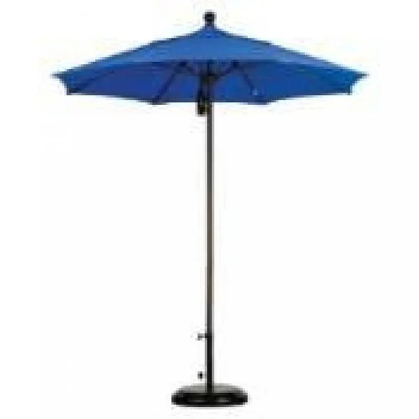 California Umbrella Venture 7.5' Silver Market Umbrella in Spa