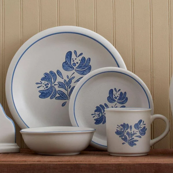 Pfaltzgraff Yorktowne Salad PLATE - 6-3/4-Inch, Set of 4