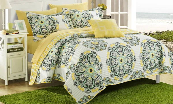 Chic Home 4 or 3 Piece Andolisa Super Soft Large Printed Medallion Reversible Quilt Set Twin Yellow